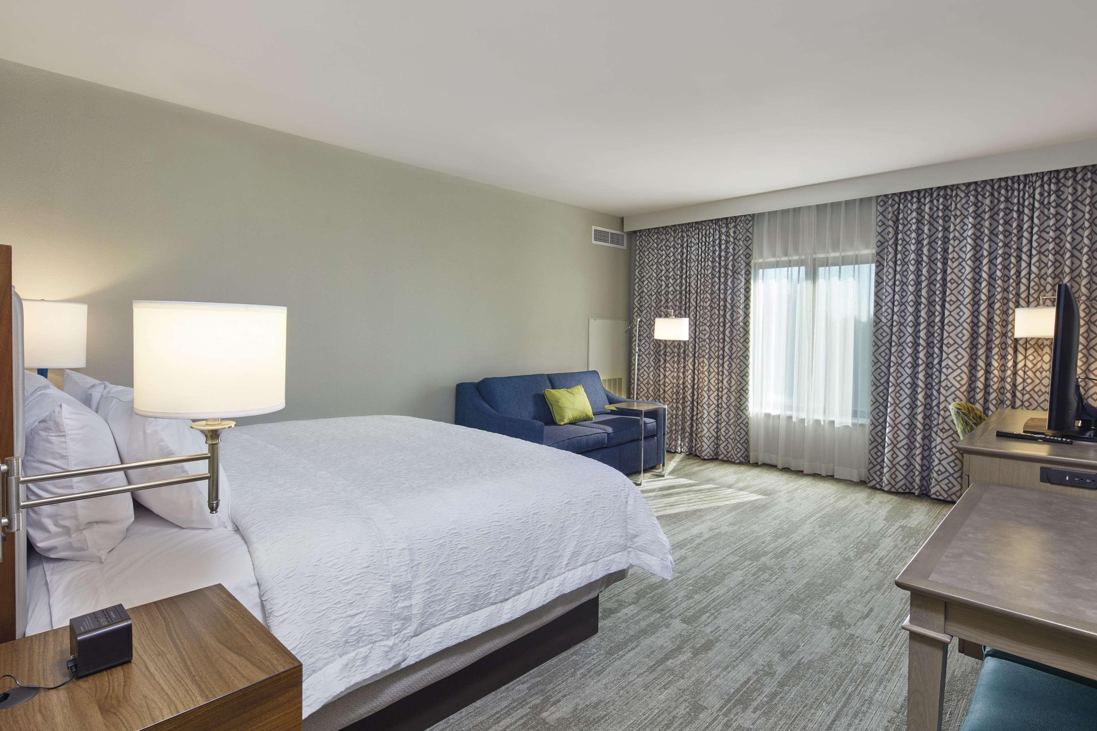 Hampton Inn & Suites Sacramento At Csus Exterior photo