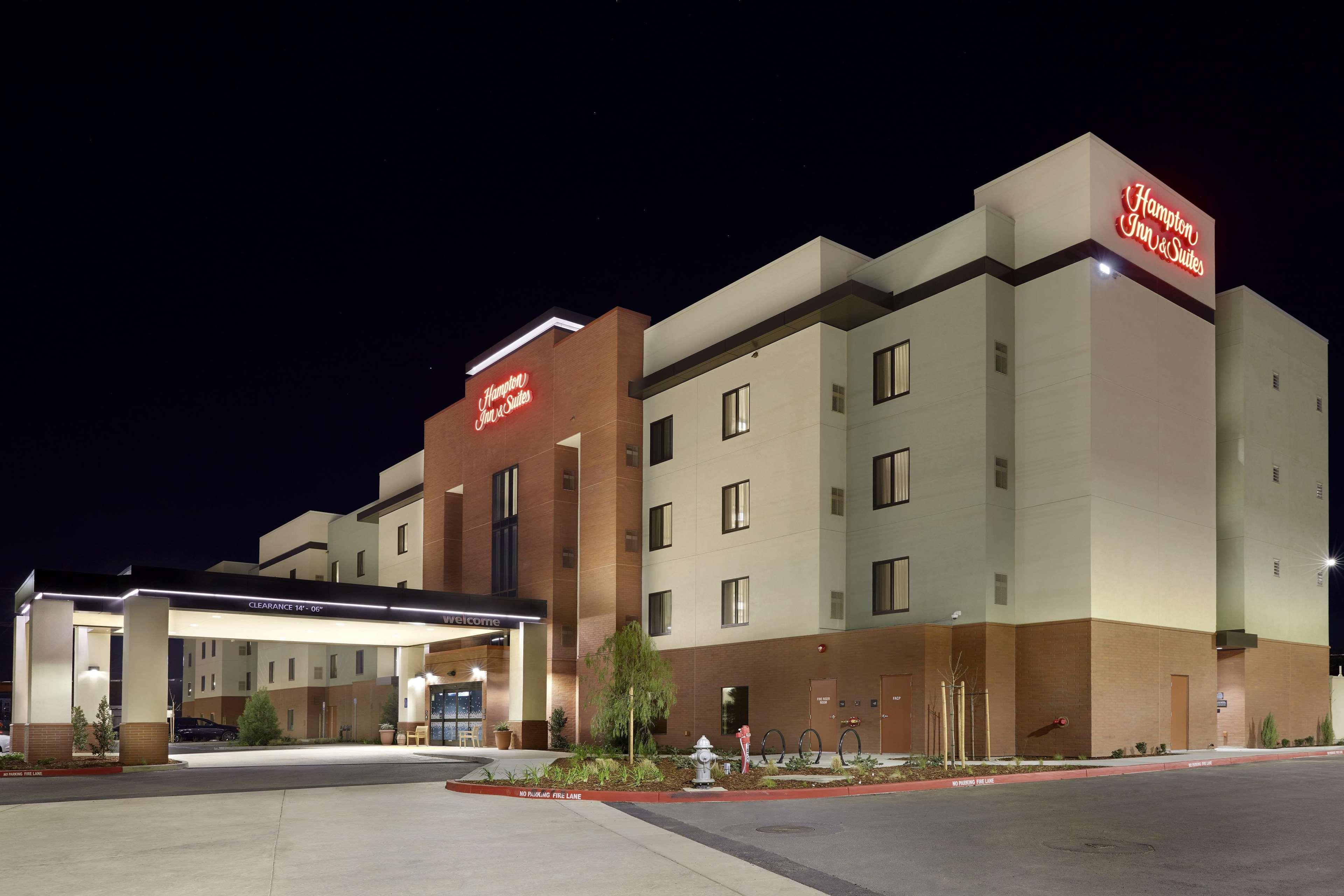 Hampton Inn & Suites Sacramento At Csus Exterior photo