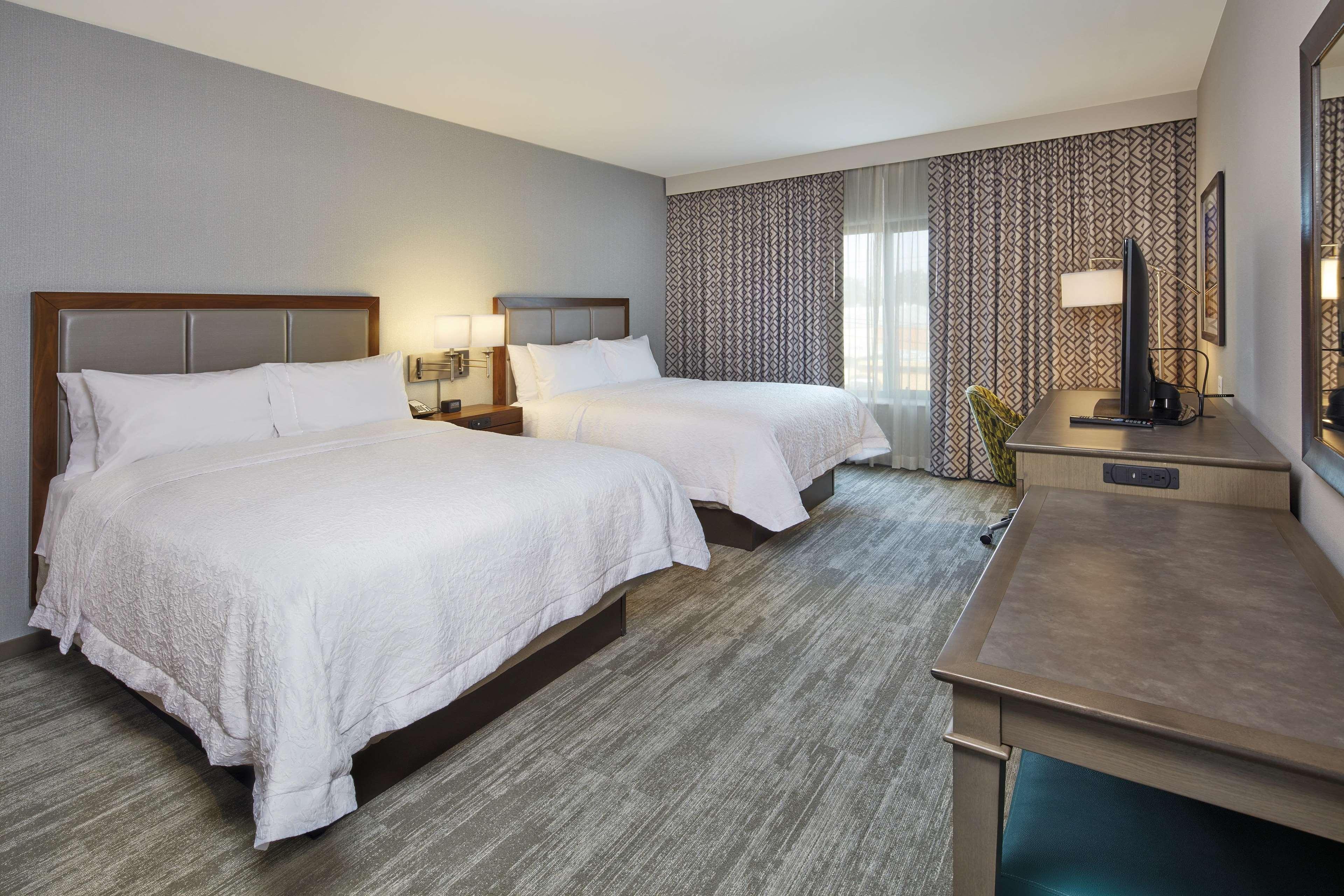 Hampton Inn & Suites Sacramento At Csus Exterior photo