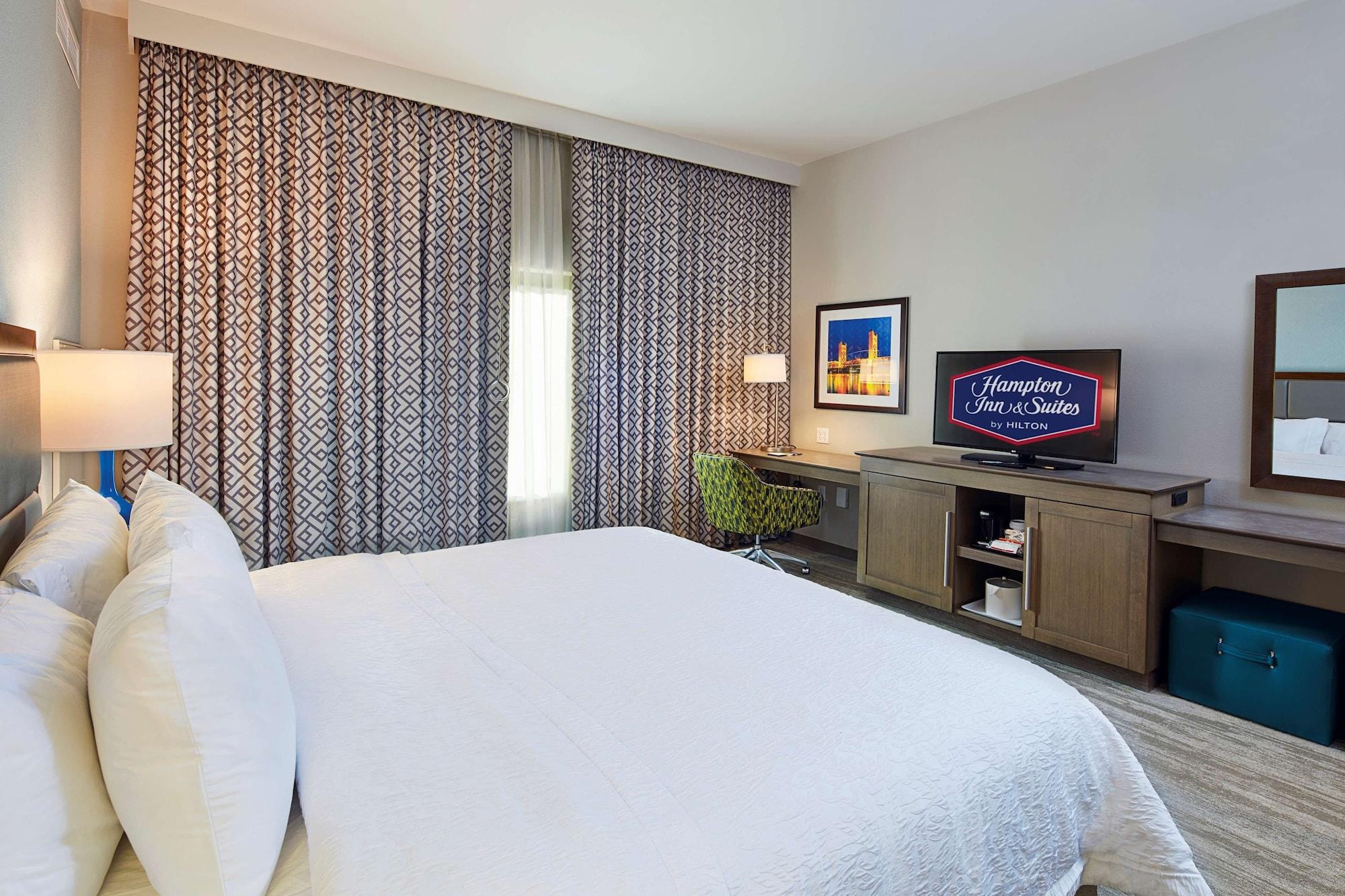 Hampton Inn & Suites Sacramento At Csus Exterior photo