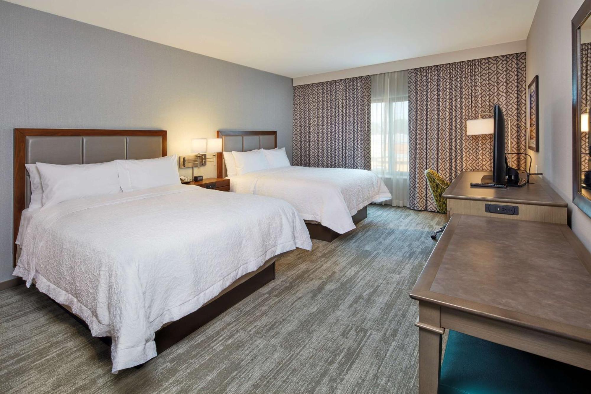 Hampton Inn & Suites Sacramento At Csus Exterior photo