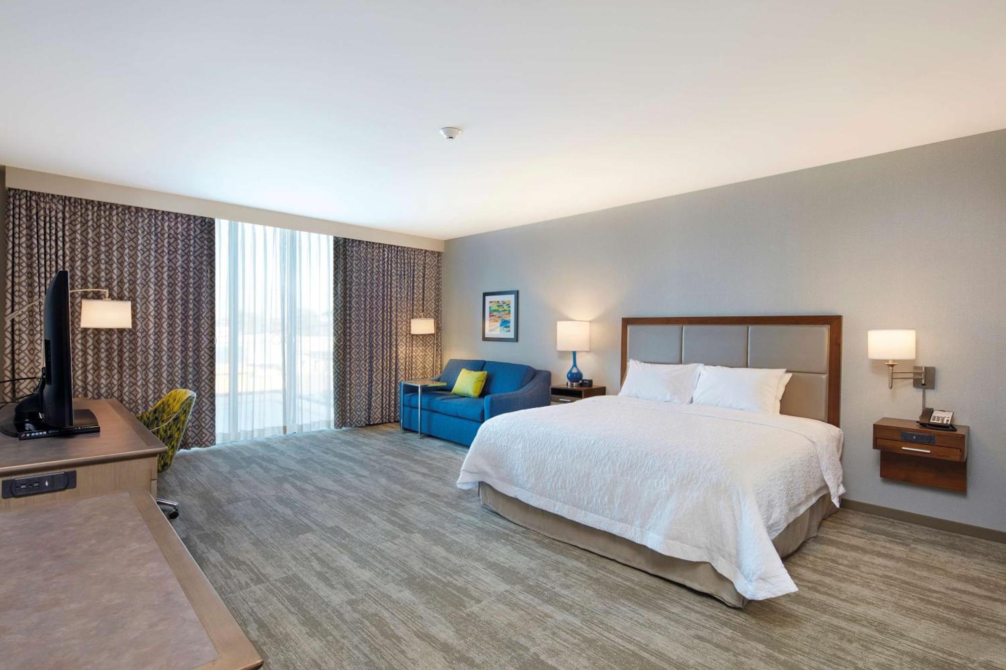 Hampton Inn & Suites Sacramento At Csus Exterior photo