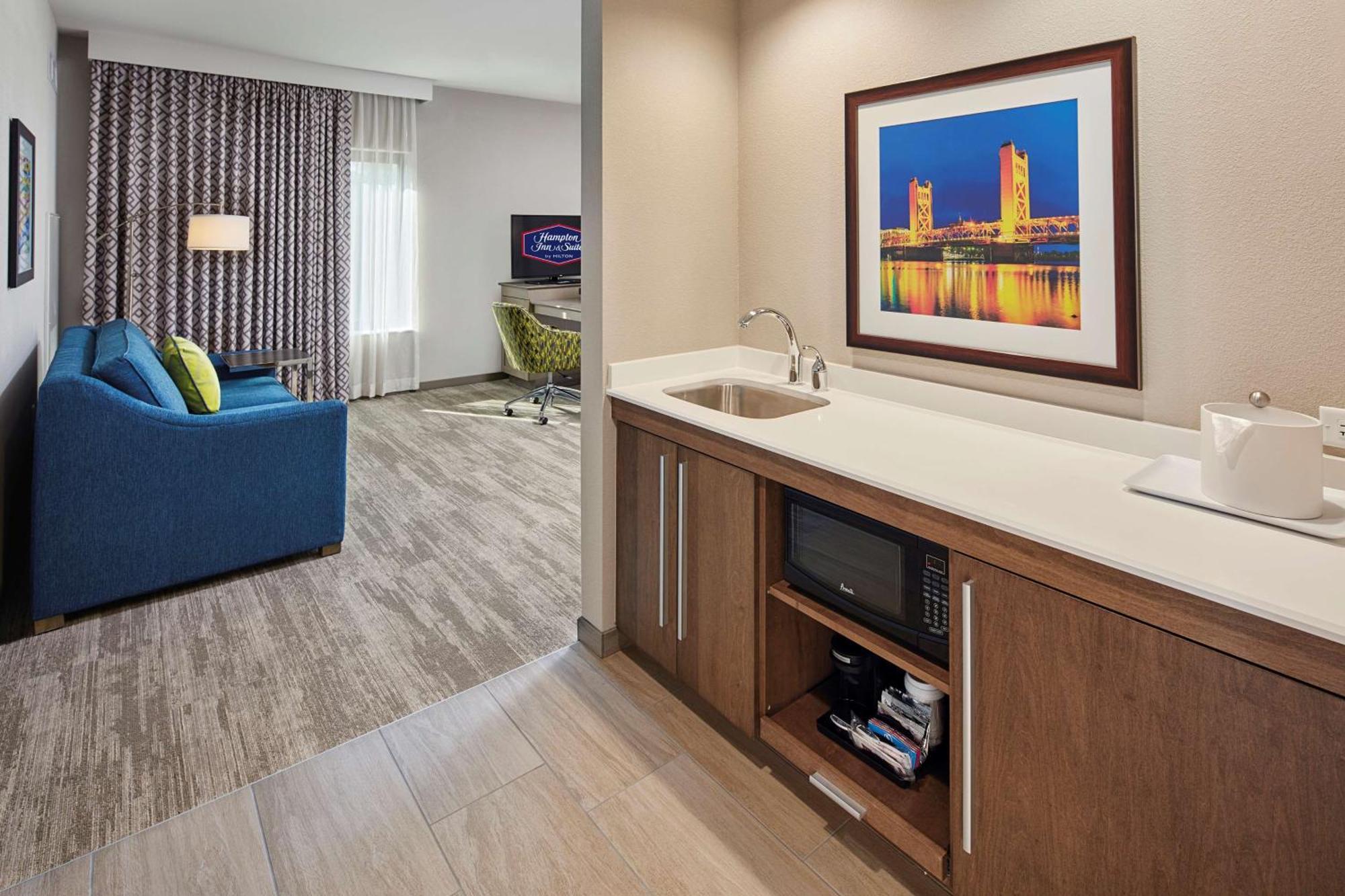 Hampton Inn & Suites Sacramento At Csus Exterior photo
