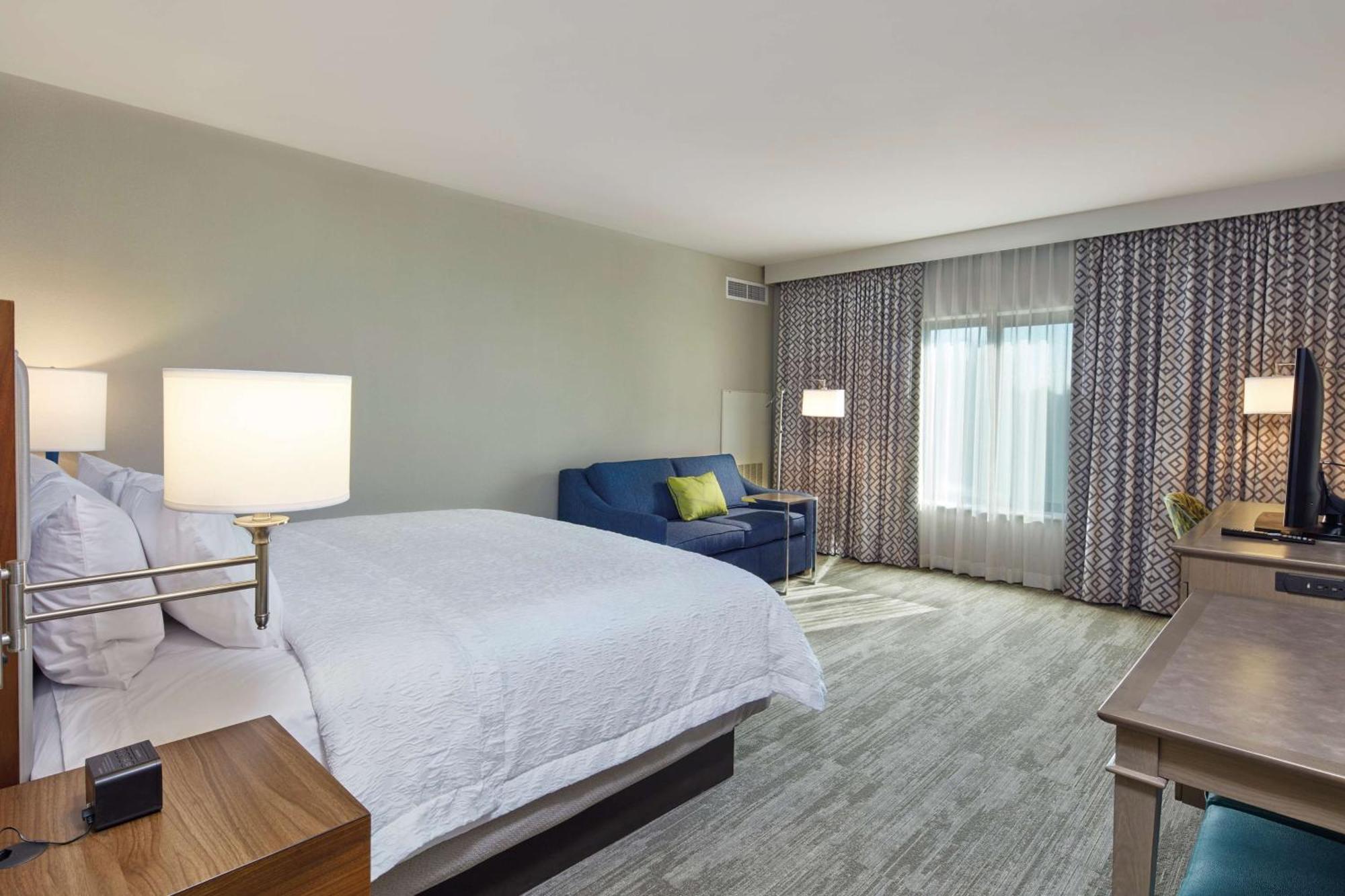 Hampton Inn & Suites Sacramento At Csus Exterior photo